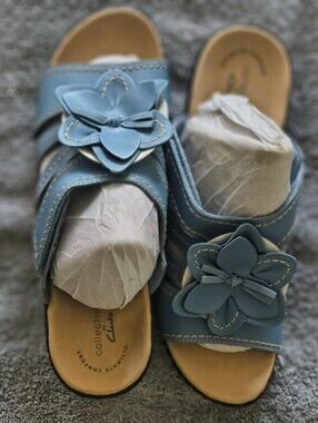Clarks  Womens Lexi Opal Sandals Blue Floral Sandals 10N Summer Casual Preppy